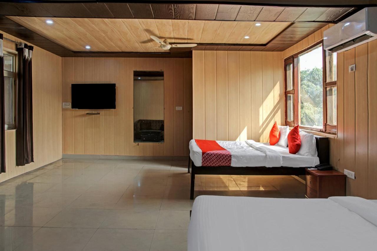 Oyo 62241 Swastik Garden Hotel Dhāmpur Eksteriør billede