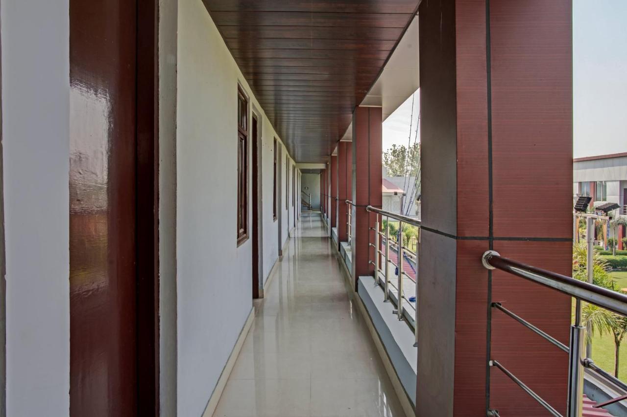 Oyo 62241 Swastik Garden Hotel Dhāmpur Eksteriør billede
