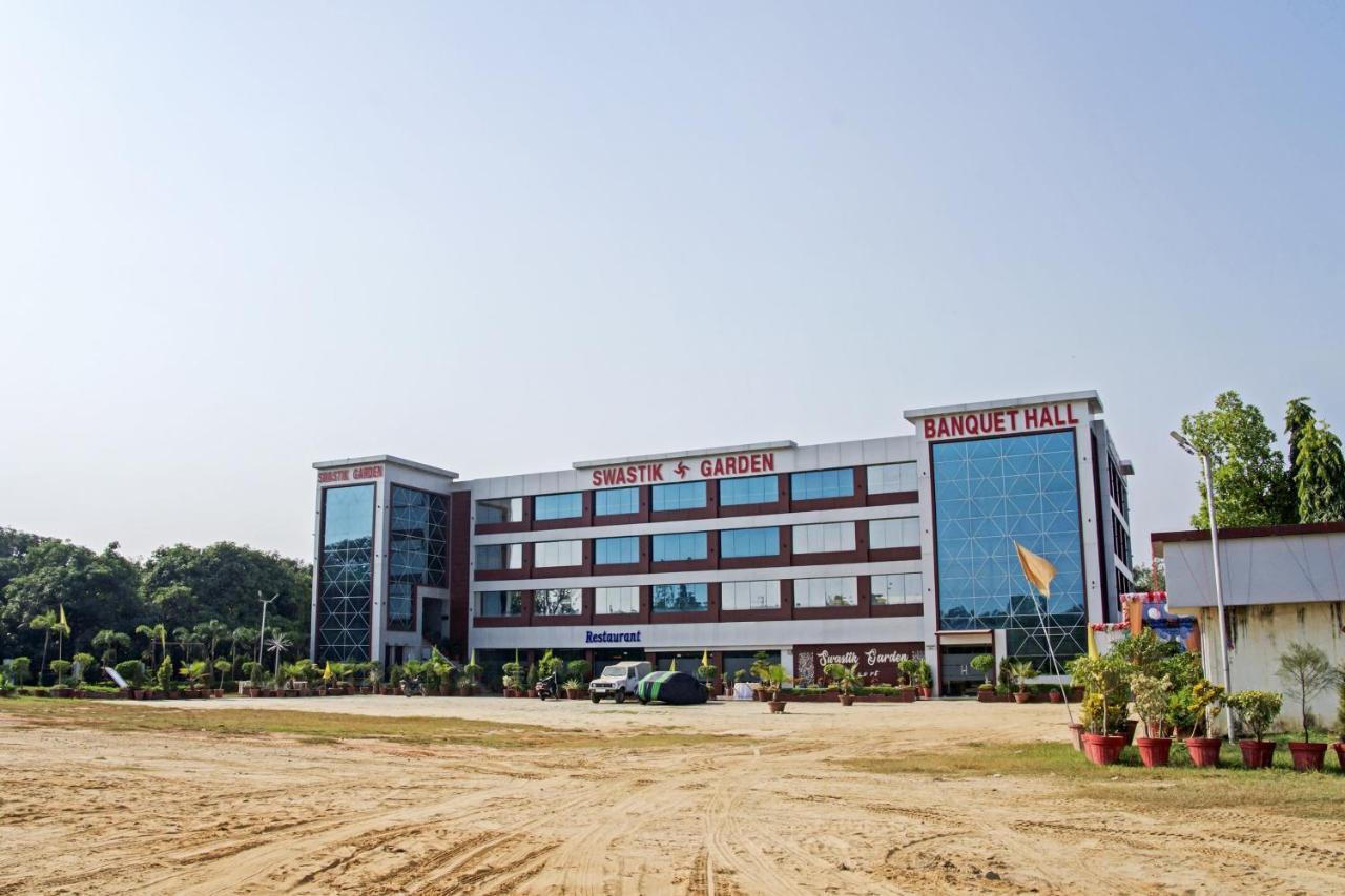 Oyo 62241 Swastik Garden Hotel Dhāmpur Eksteriør billede